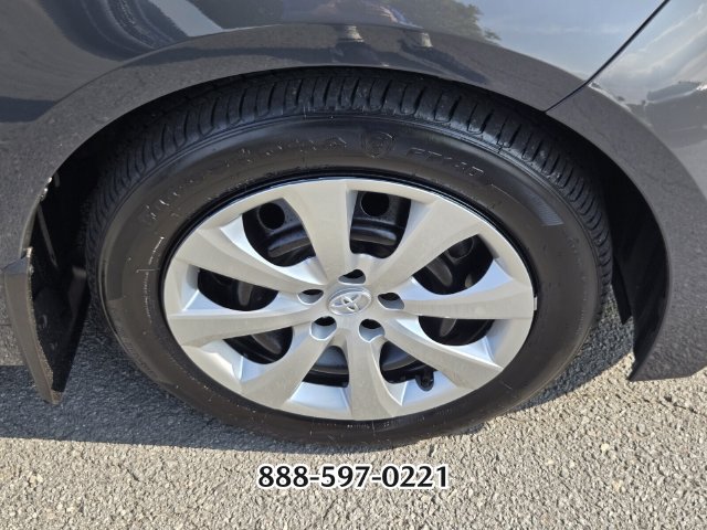 Used 2025 Toyota Corolla LE FWD image 20