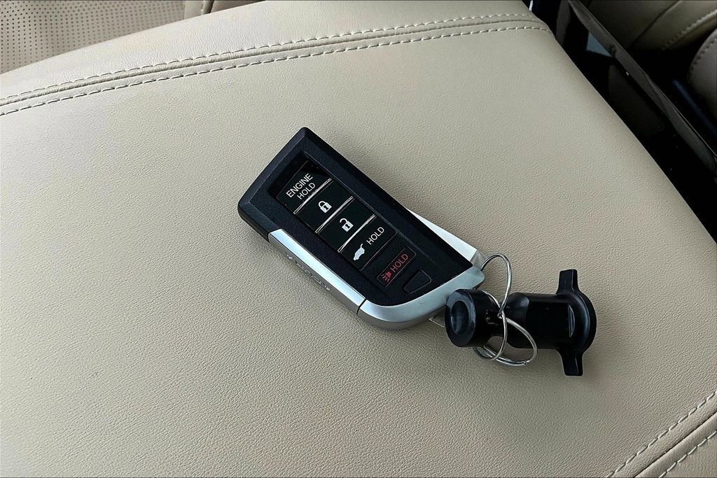 Certified 2026 Acura MDX w/ Technology Package FWD image 12