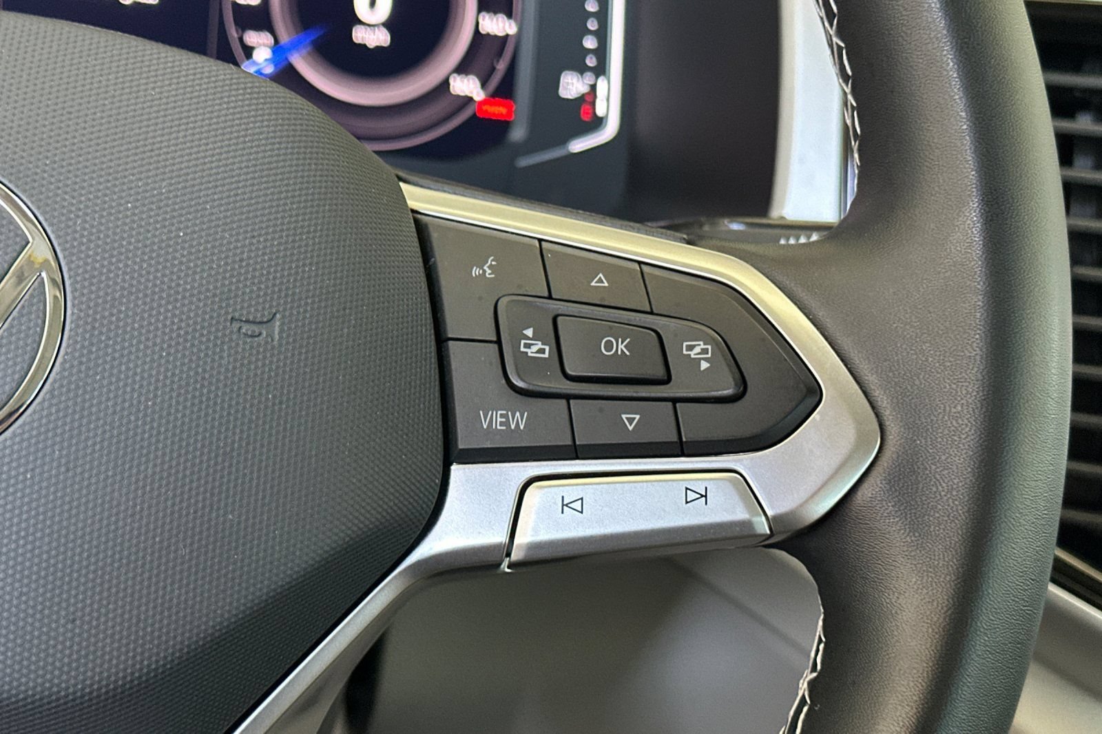 Used 2022 Volkswagen Atlas SE FWD image 28