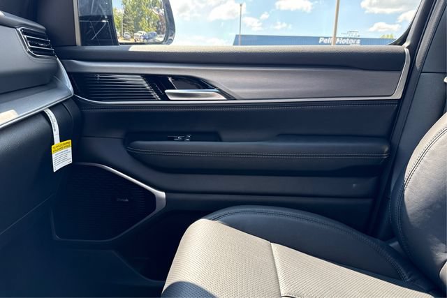 New 2026 Jeep Grand Wagoneer Limited AWD/4WD image 20