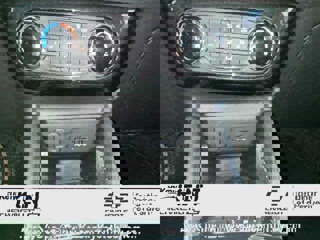 Used 2025 Chevrolet TrailBlazer LT image 24