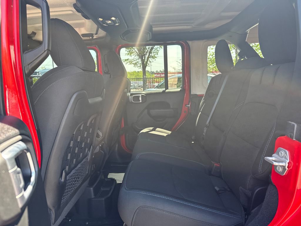 Used 2023 Jeep Wrangler Unlimited Rubicon 4xe image 28