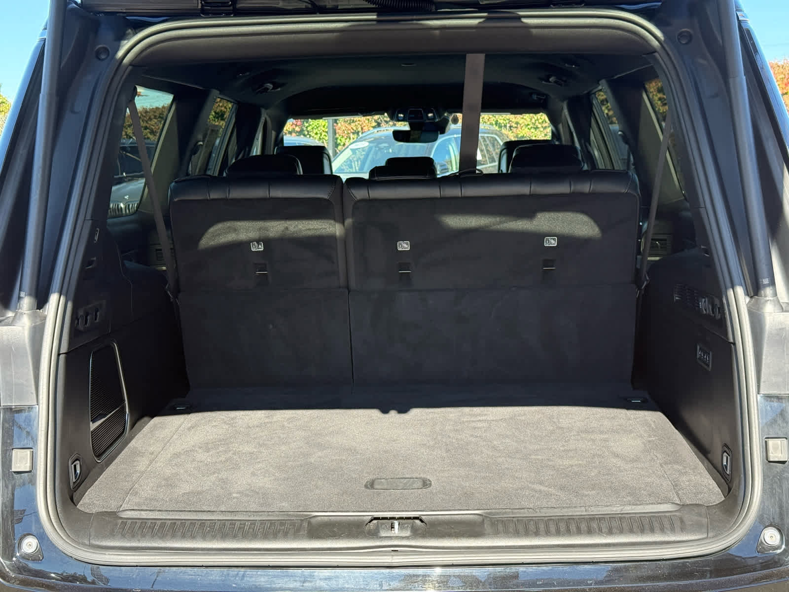 Used 2023 Jeep Wagoneer L Series II image 37