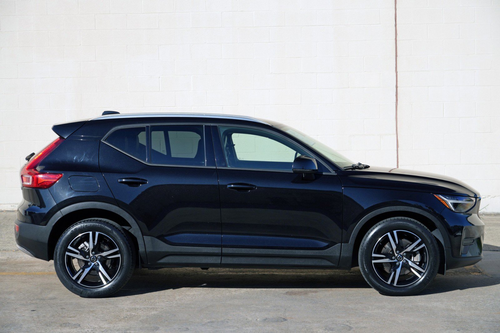 Used 2023 Volvo XC40 B5 Core w/ Protection Package Premier AWD/4WD image 49