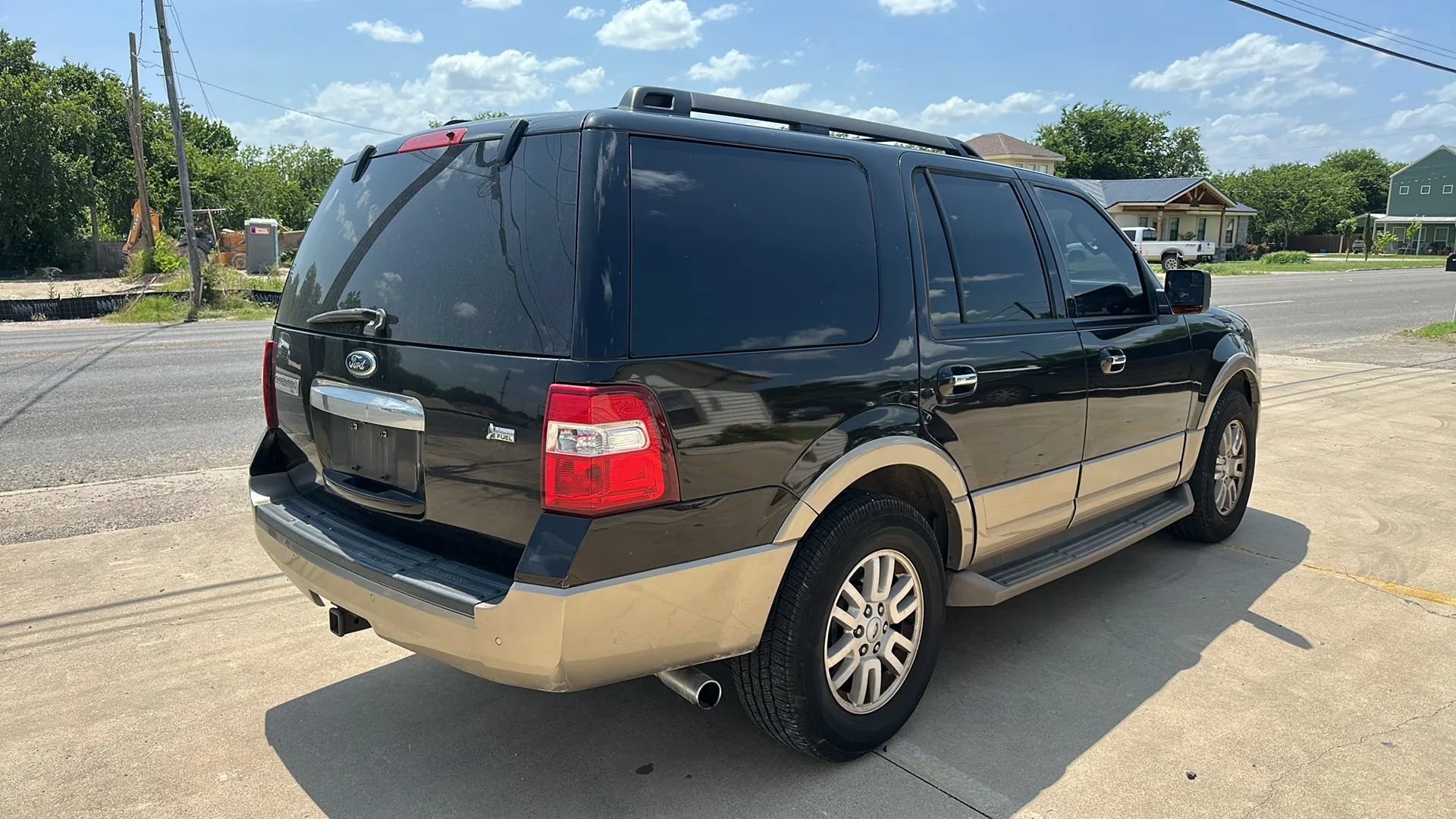 Used 2013 Ford Expedition XLT RWD image 5