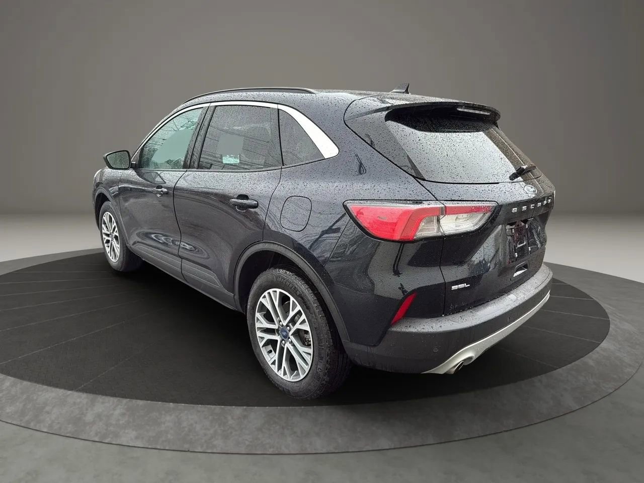 Used 2021 Ford Escape SEL image 7