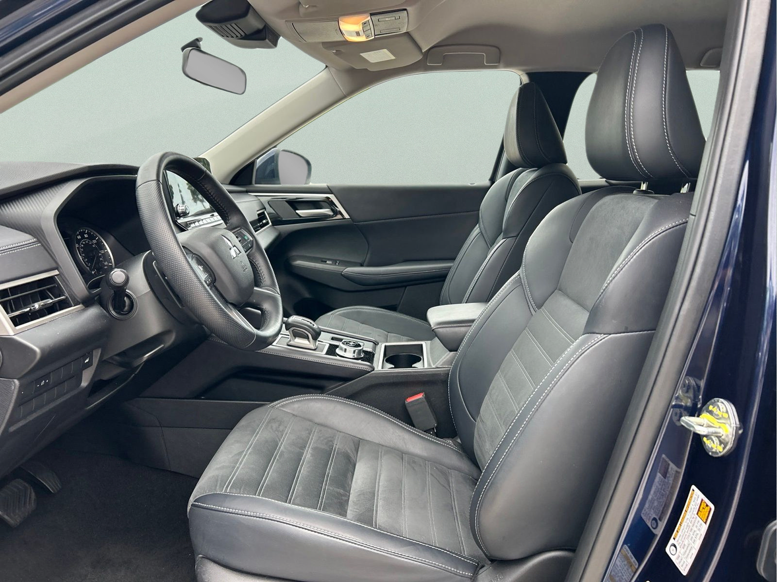 Used 2024 Mitsubishi Outlander SE FWD image 10