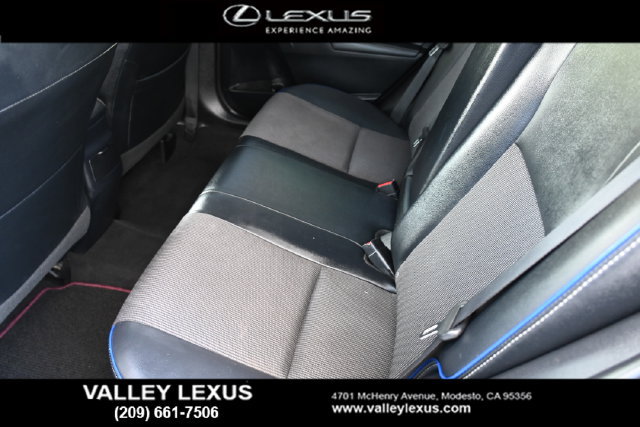 Used 2017 Toyota Corolla SE w/ SE Premium Package FWD image 17