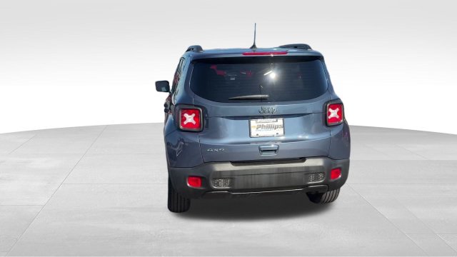 Used 2023 Jeep Renegade Latitude w/ Premium Group AWD/4WD image 5