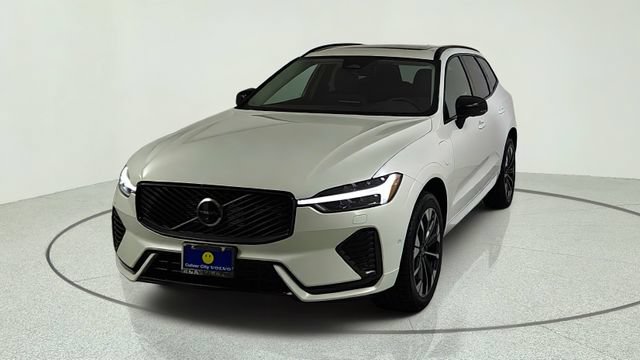 New 2026 Volvo XC60 T8 Plus w/ Climate Package PRO AWD/4WD image 2