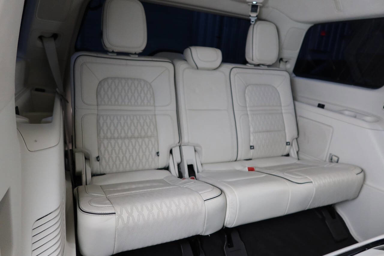 Used 2020 Lincoln Navigator Black Label w/ Cargo Convenience Package image 16