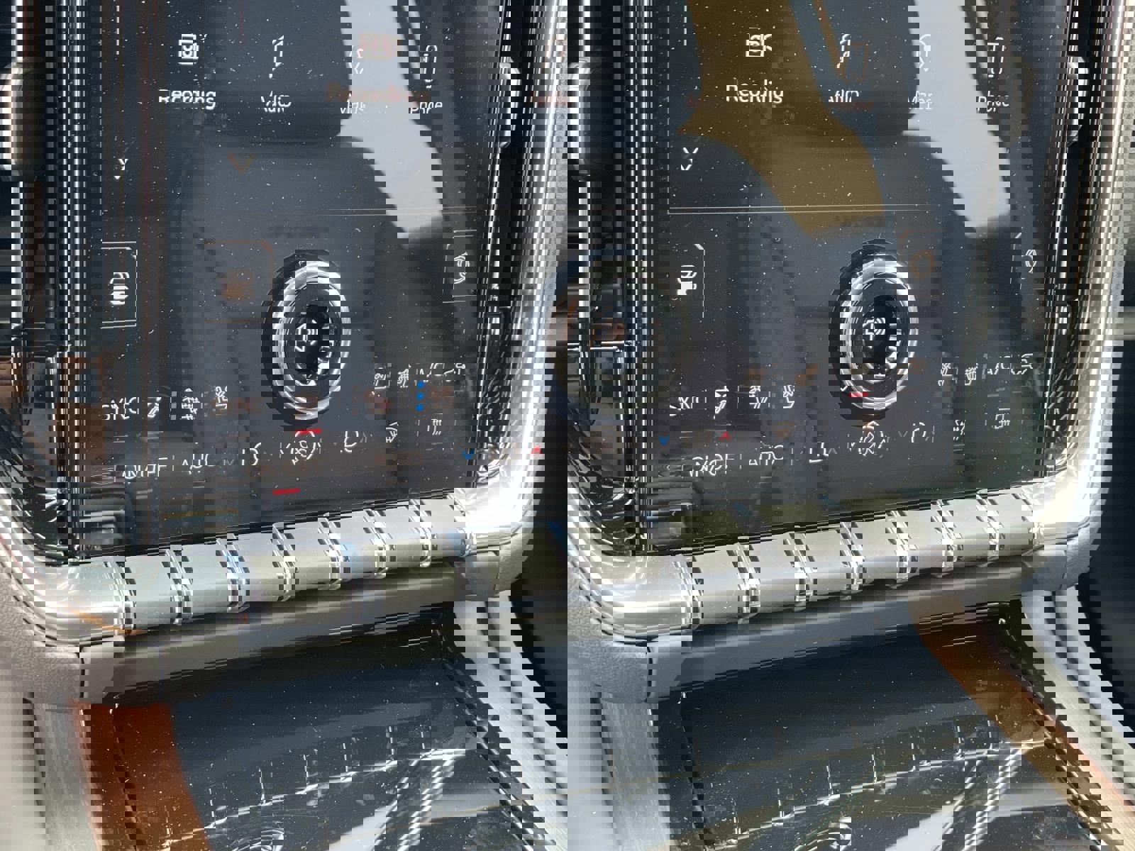 New 2026 GMC Yukon XL Denali w/ Sun & Power Step Package image 14