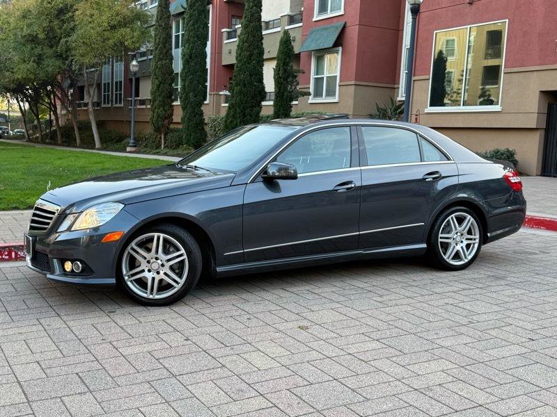 Used 2010 Mercedes-Benz E 550 Sedan image 3