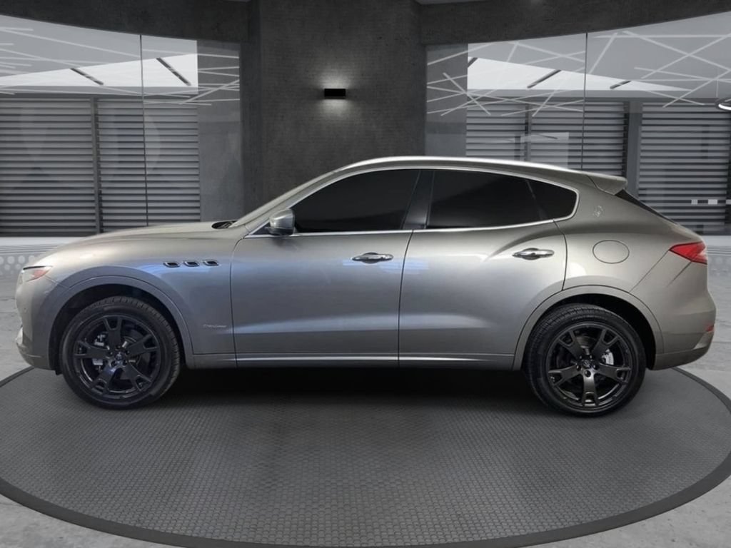 Used 2019 Maserati Levante GranLusso AWD/4WD image 8