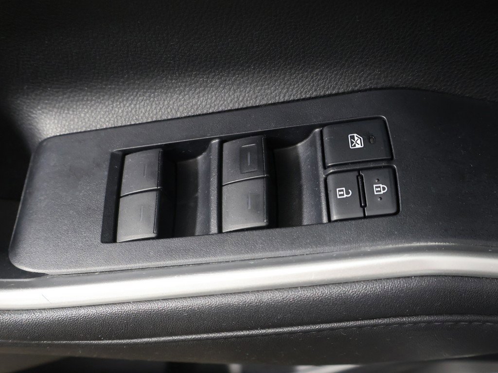 Used 2020 Toyota Highlander XLE image 39