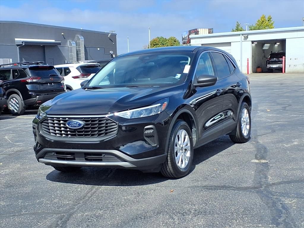 Used 2024 Ford Escape Active image 2