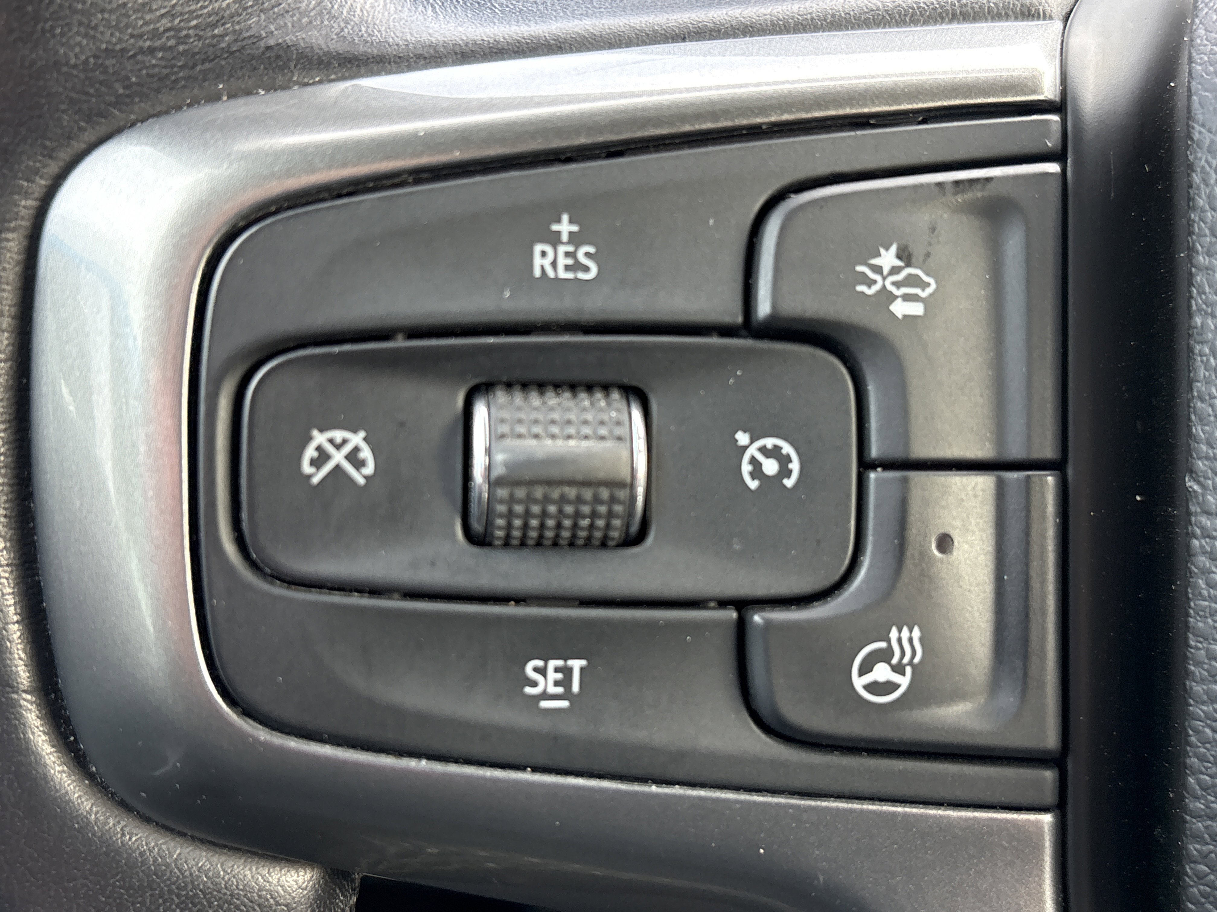 Used 2021 Chevrolet Tahoe Premier w/ Premium Package image 17