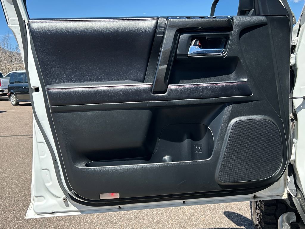 Used 2019 Toyota 4Runner TRD Off-Road Premium AWD/4WD image 30