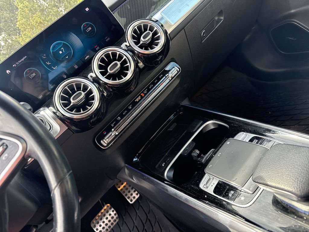 Used 2020 Mercedes-Benz GLB 250 4MATIC image 14