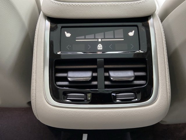 New 2026 Volvo XC90 B6 Ultra image 14