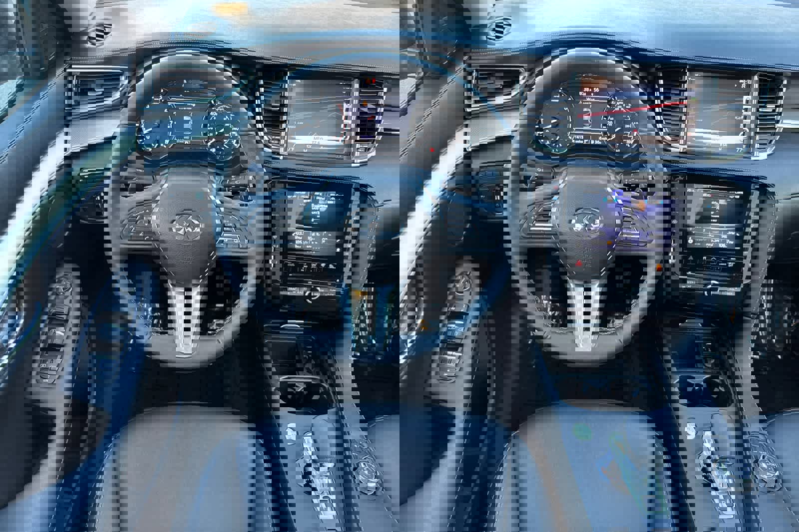 Used 2019 INFINITI QX50 Luxe w/ Navigation Package image 15