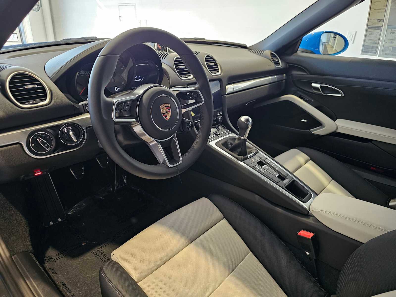 New 2025 Porsche 718 Boxster S image 4