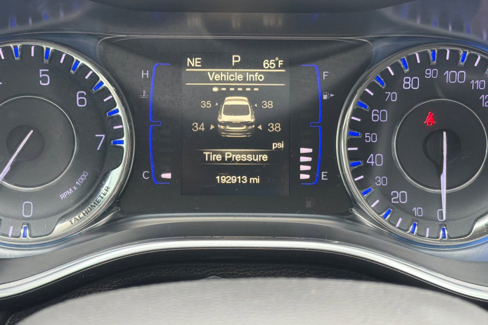 Used 2016 Chrysler 200 Limited FWD image 25