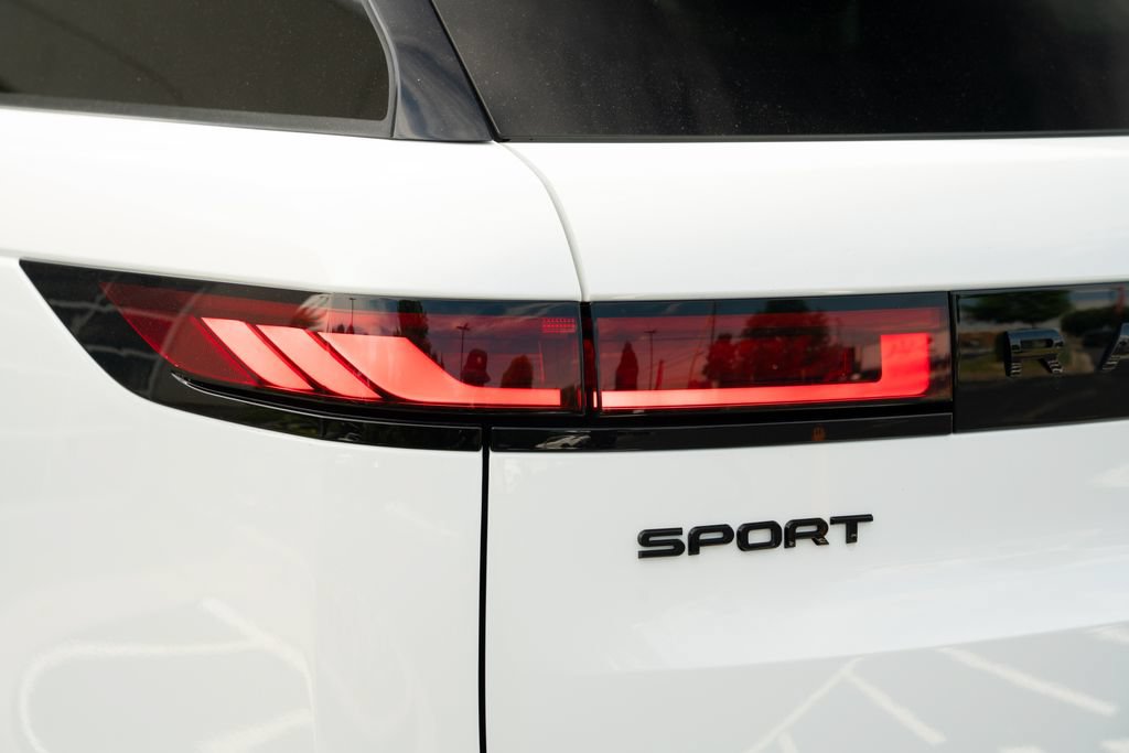 Used 2024 Land Rover Range Rover Sport Dynamic SE AWD/4WD image 16