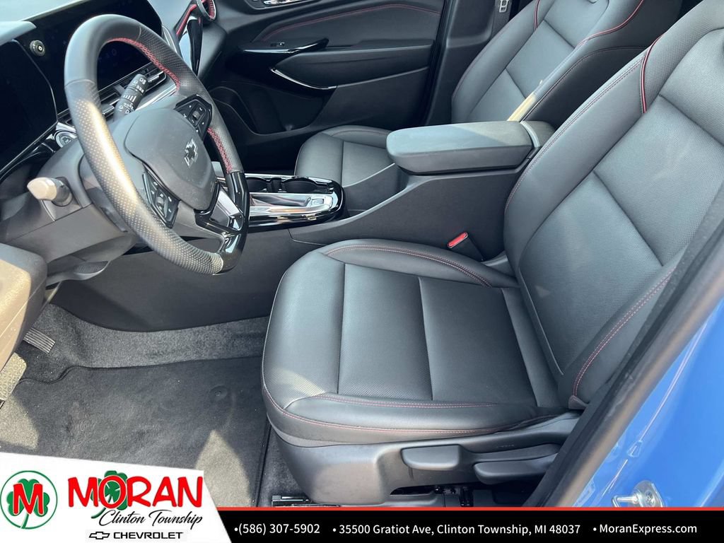 Certified 2024 Chevrolet Trax RS w/ Sunroof Package FWD image 18