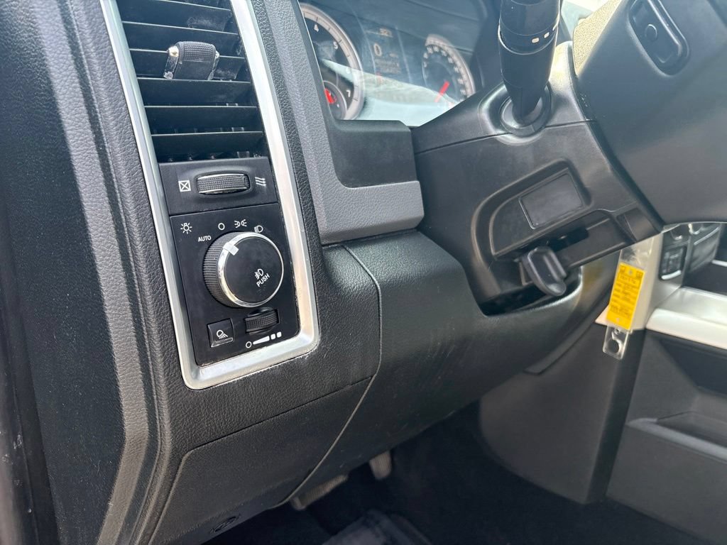 Used 2015 RAM 1500 Big Horn AWD/4WD image 40