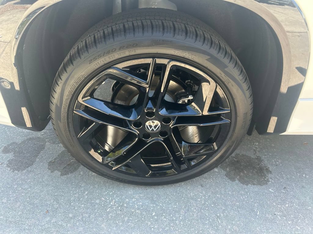 New 2026 Volkswagen Tiguan SE R-Line FWD image 26