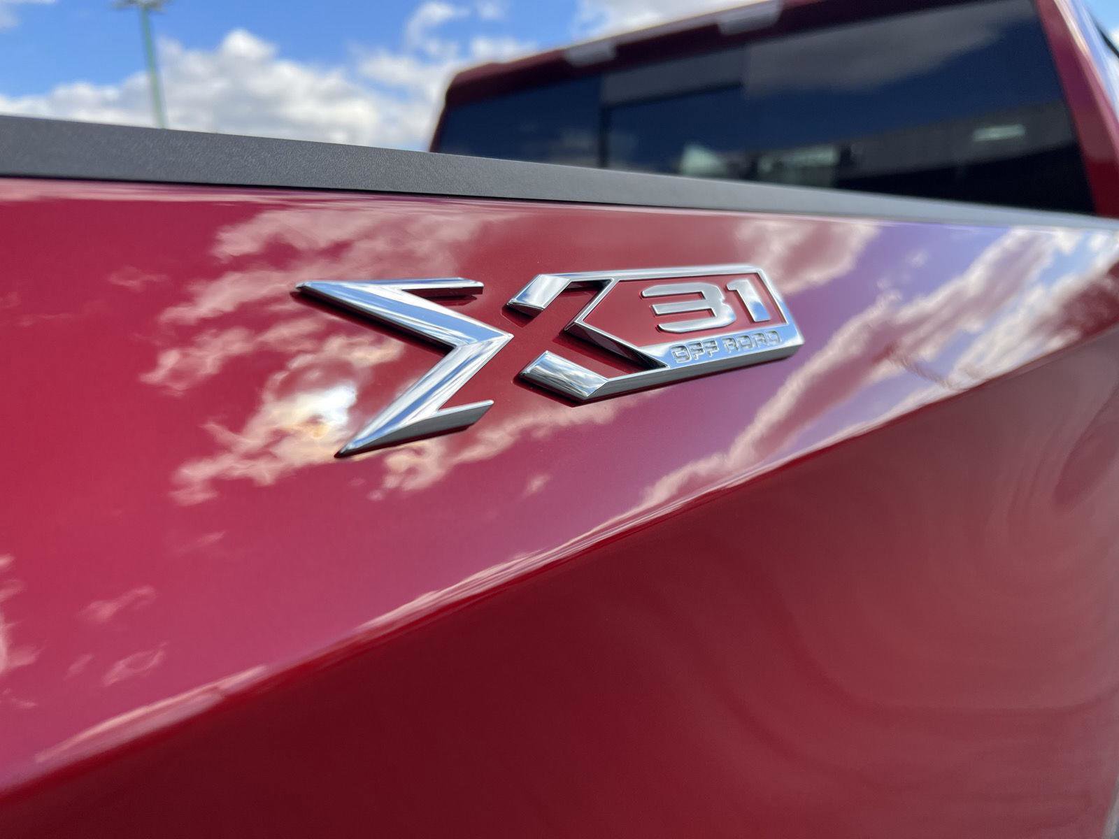 New 2026 GMC Sierra 1500 SLT w/ SLT Premium Plus Package image 6