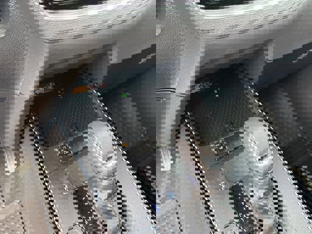 Used 2026 Toyota Corolla Cross XLE w/ Black Badges Package (TMS) image 22