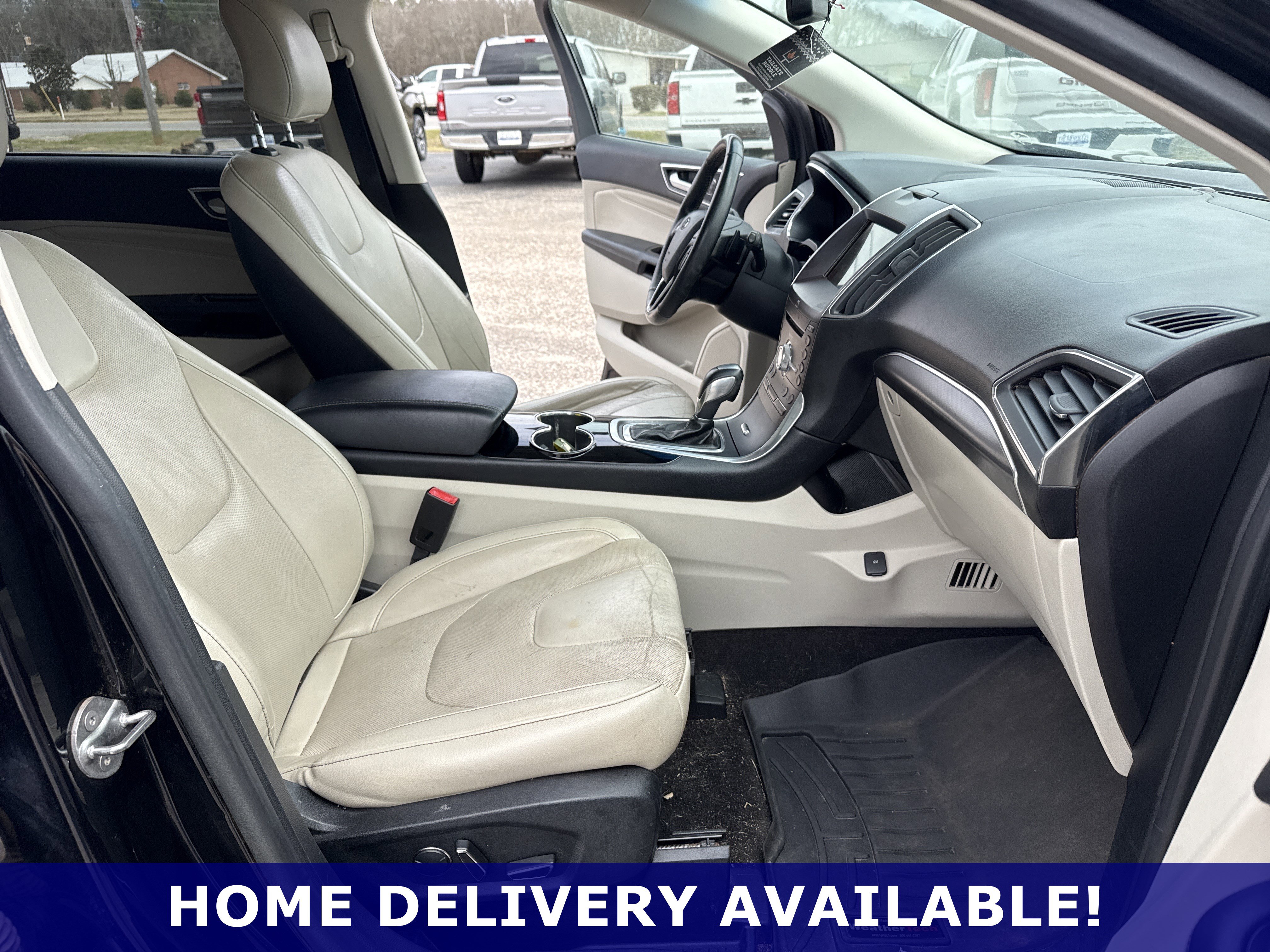 Used 2018 Ford Edge Titanium w/ Equipment Group 301A FWD image 10