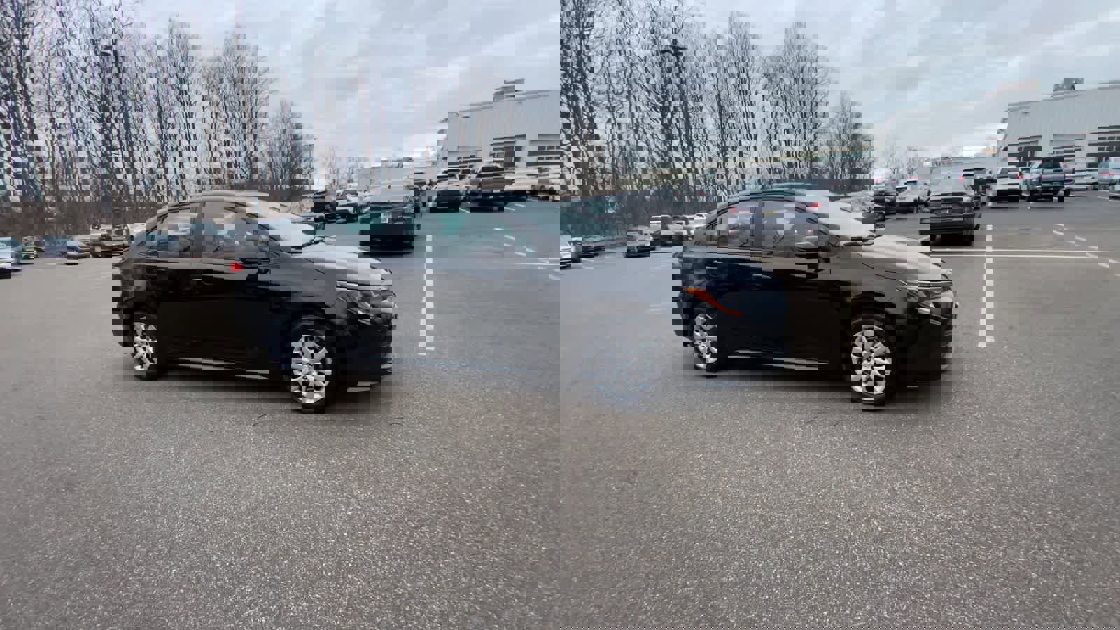 Used 2025 Toyota Corolla LE image 6