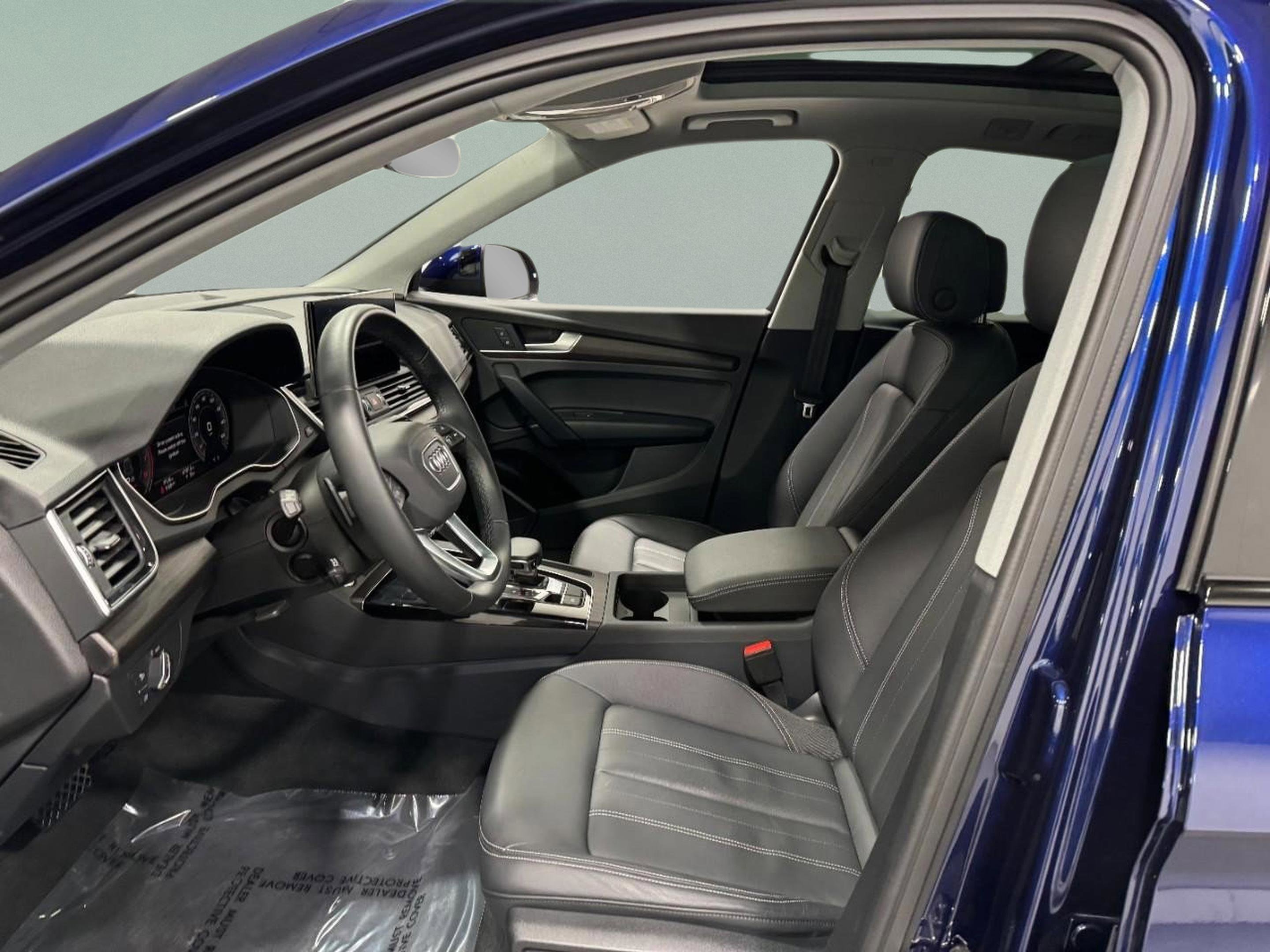 Certified 2025 Audi Q5 2.0T Premium w/ Convenience Plus Package image 23