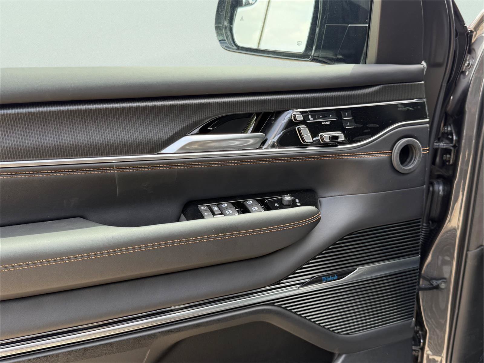 New 2026 Jeep Grand Wagoneer Summit AWD/4WD image 12