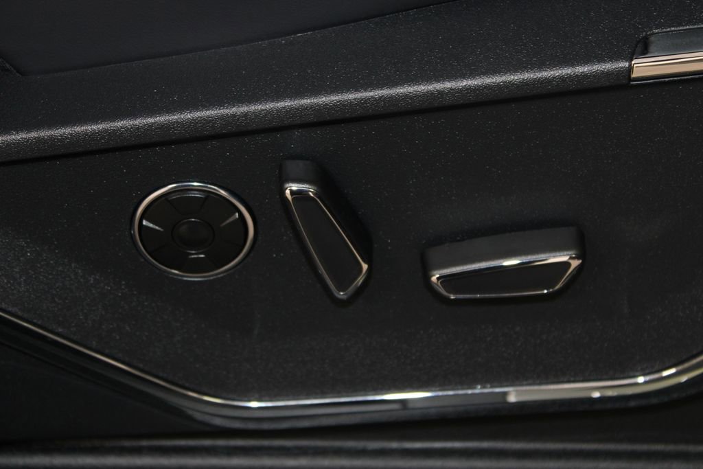 Used 2025 Ford F150 Platinum image 27