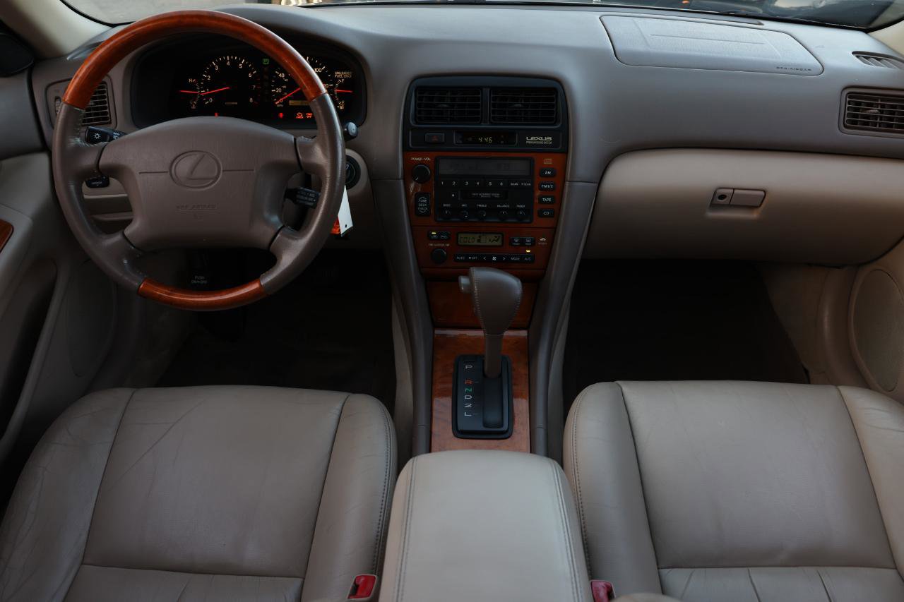 Used 2000 Lexus ES 330 image 21