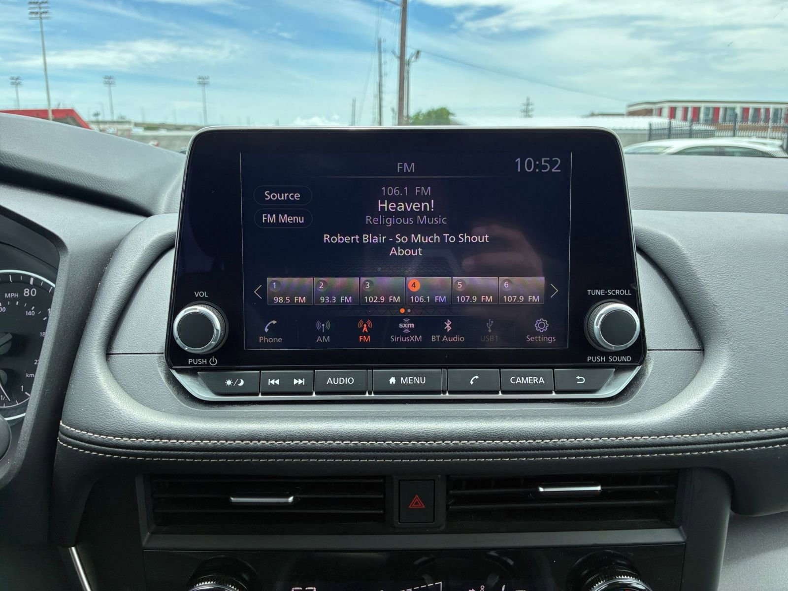 Used 2025 Nissan Rogue SV AWD/4WD image 16