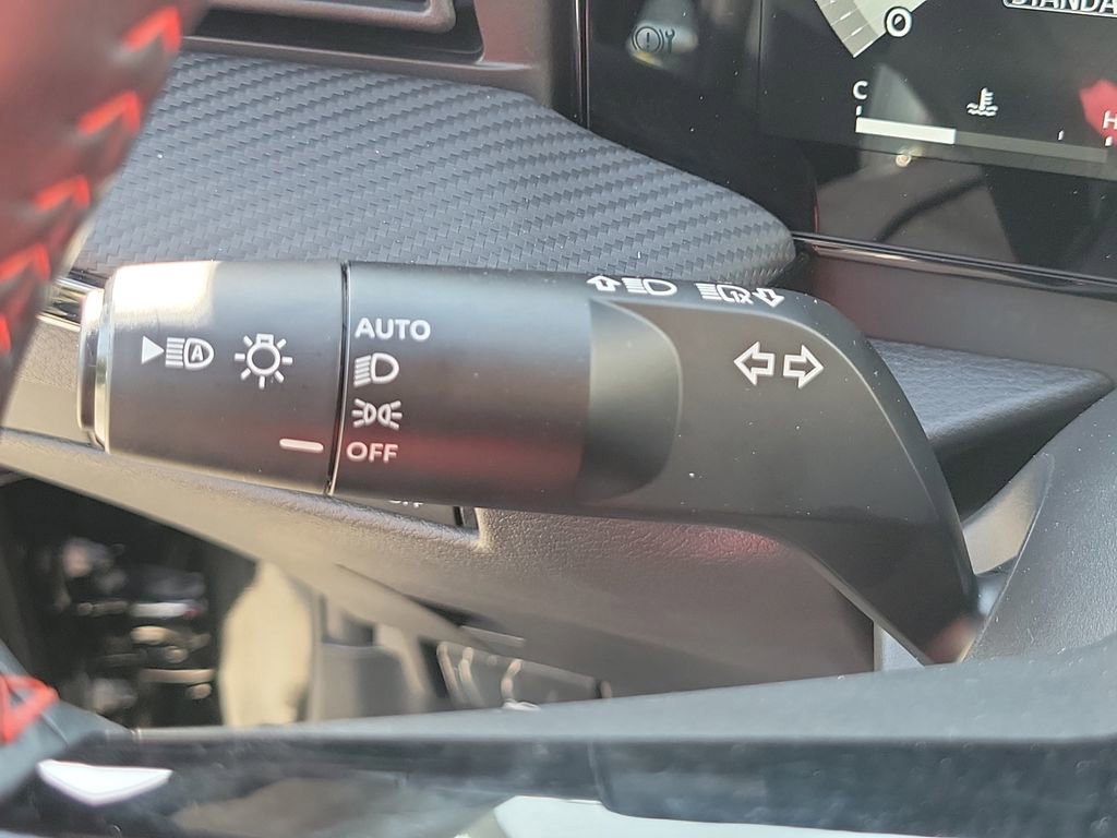 Certified 2025 Nissan Kicks SR image 38