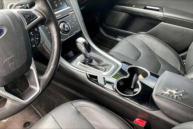 Used 2015 Ford Fusion Titanium FWD image 17