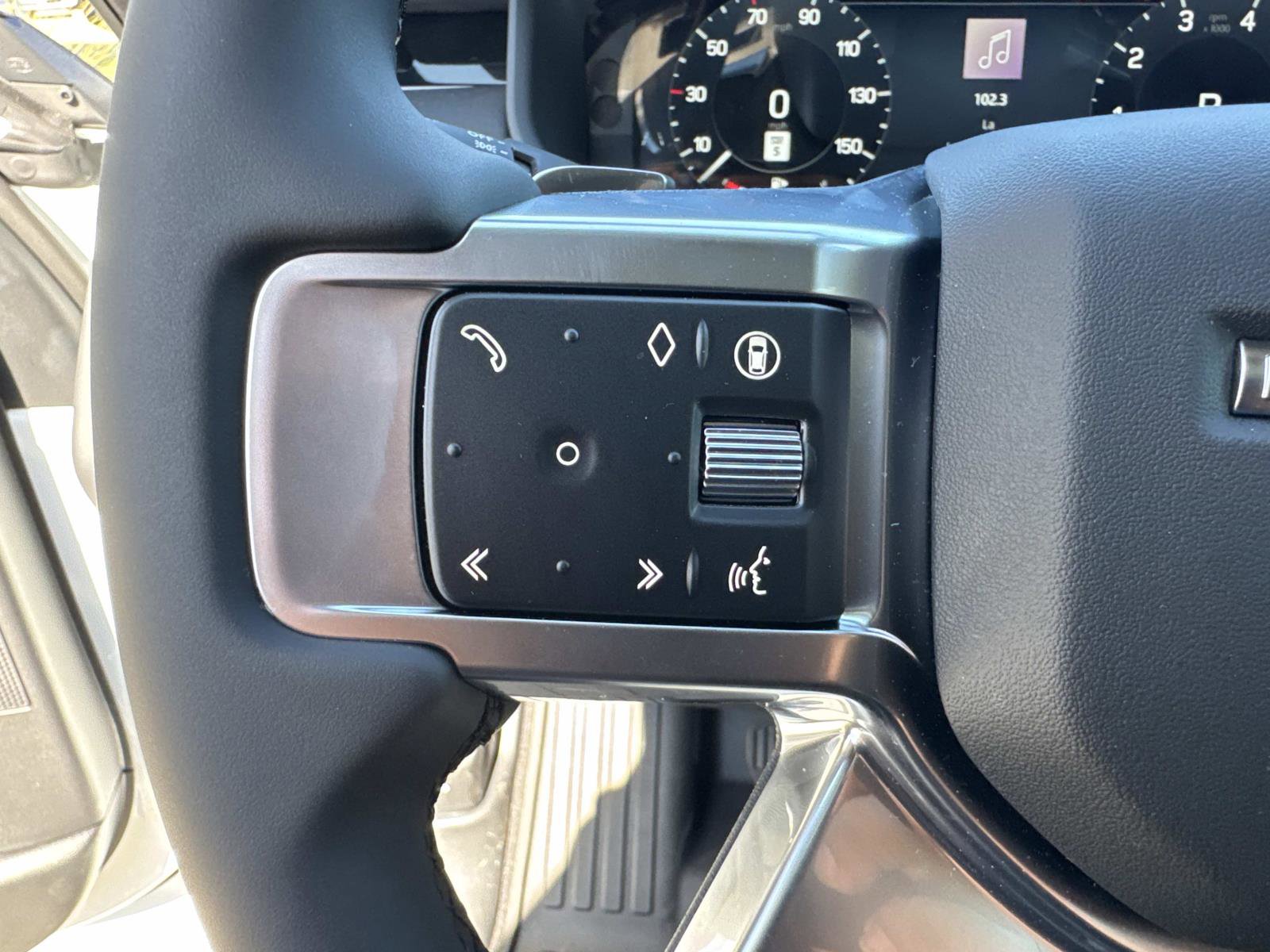 New 2026 Land Rover Discovery S AWD/4WD image 32
