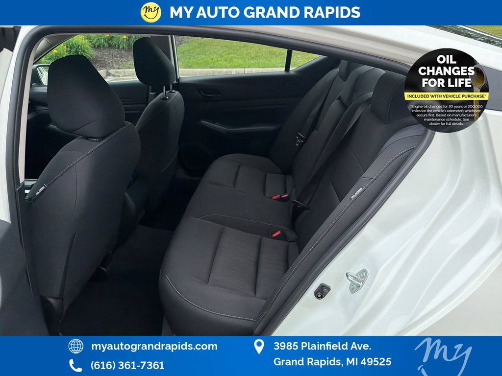 Used 2025 Nissan Altima 2.5 SV FWD image 27