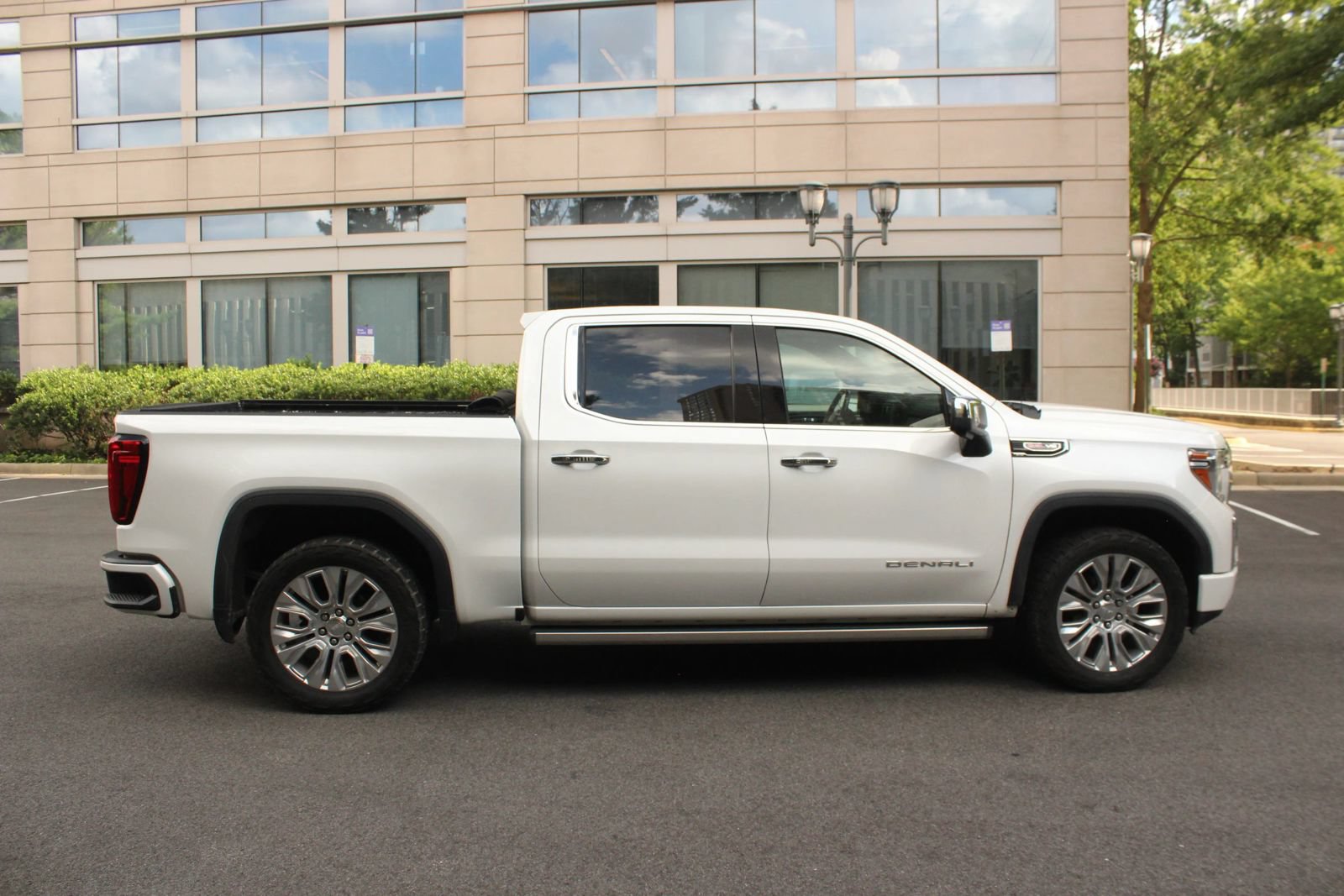 Used 2020 GMC Sierra 1500 Denali w/ Denali Ultimate Package AWD/4WD image 6