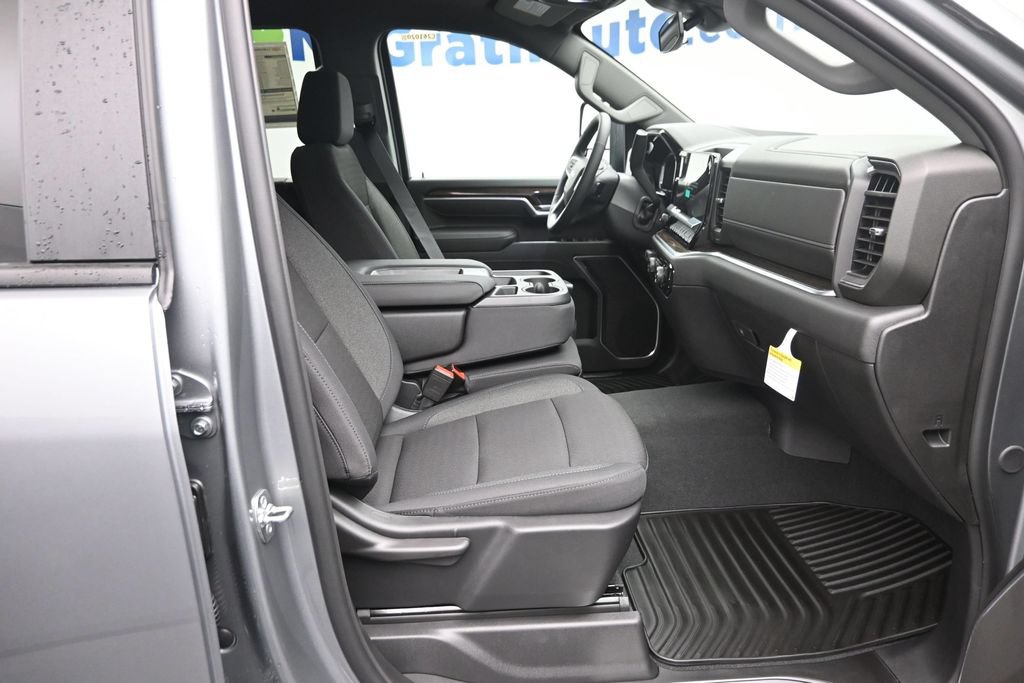 New 2026 Chevrolet Silverado 2500 LT w/ Convenience Package AWD/4WD image 9