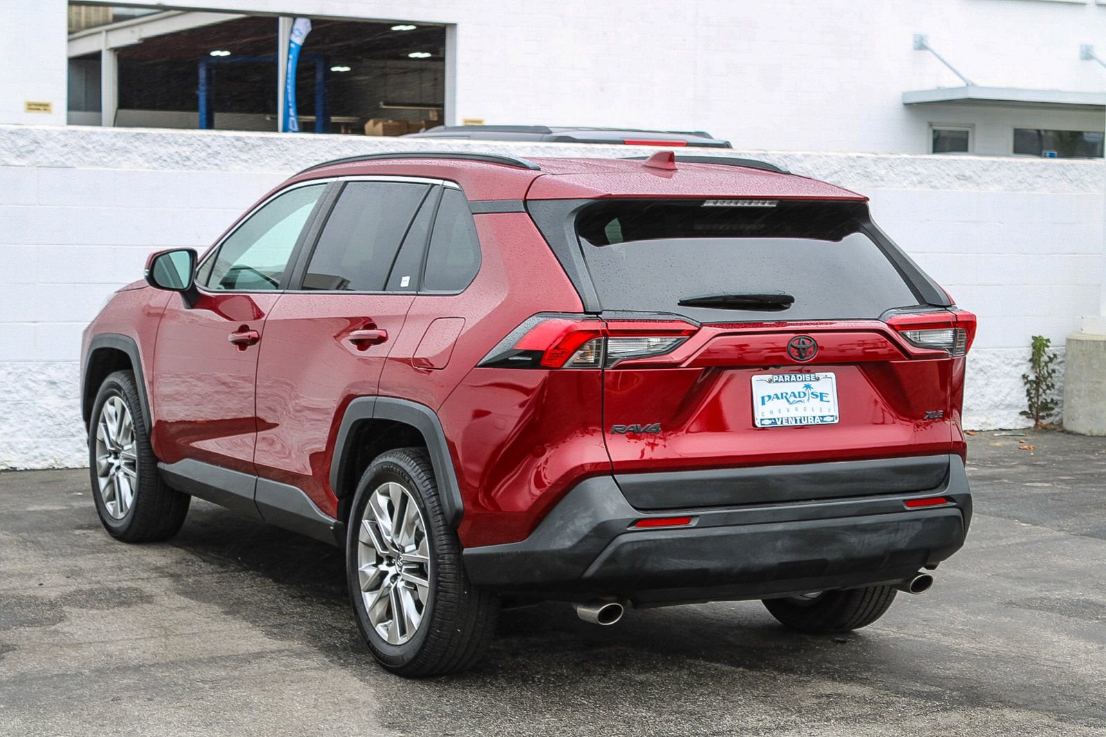 Used 2019 Toyota RAV4 XLE Premium w/ Carpet Mat Package FWD image 7
