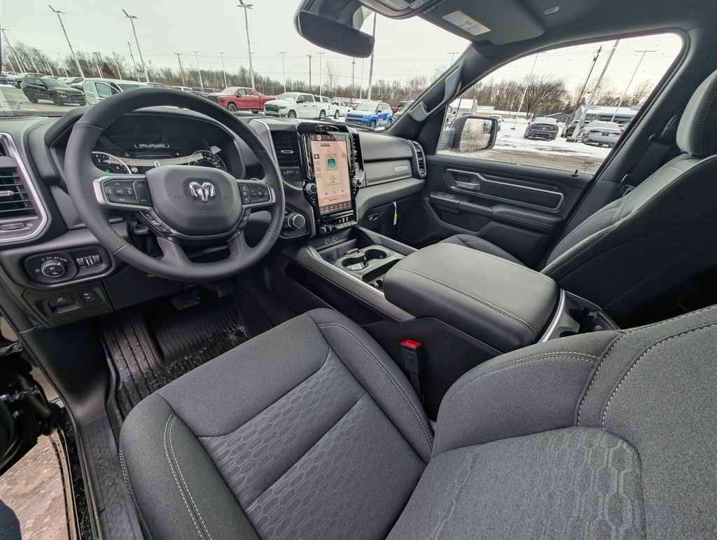 New 2026 RAM 1500 4x4 Crew Cab image 2