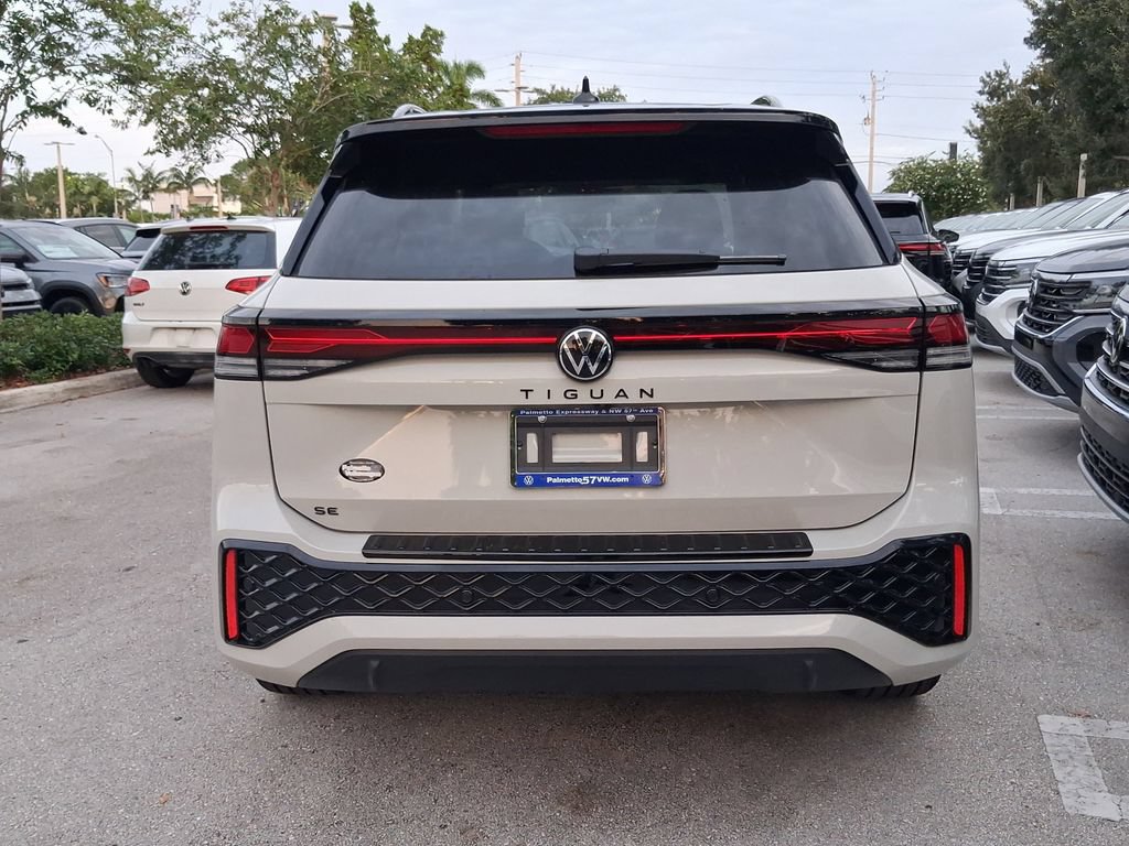 New 2026 Volkswagen Tiguan SE R-Line FWD image 4