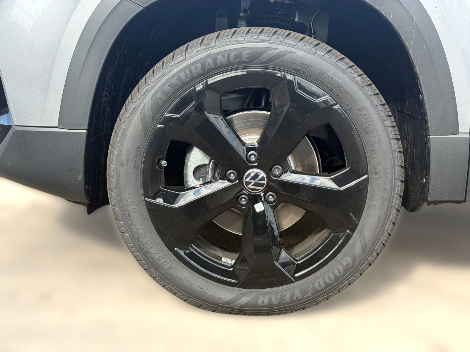 New 2026 Volkswagen Taos SEL image 10